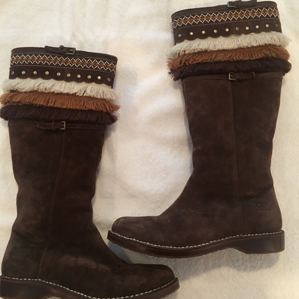 Rare UGG chocolate brown suede fringe boot size 10